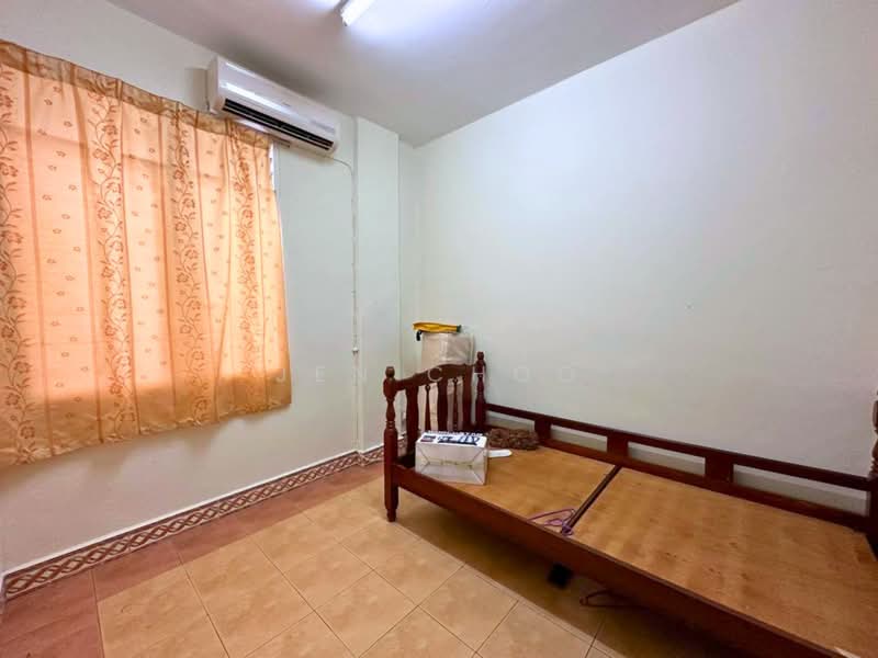 Pangsapuri untuk Dijual di Tanjung Court - Jen Choo - Bedroom - PropertyGuru.com.my