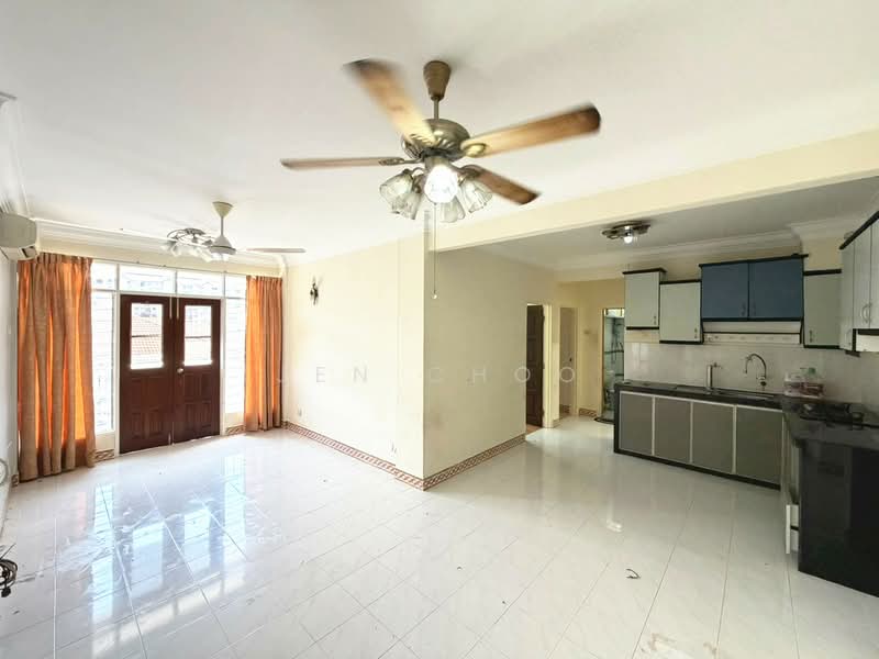 Pangsapuri untuk Dijual di Tanjung Court - Jen Choo - Living Room - PropertyGuru.com.my