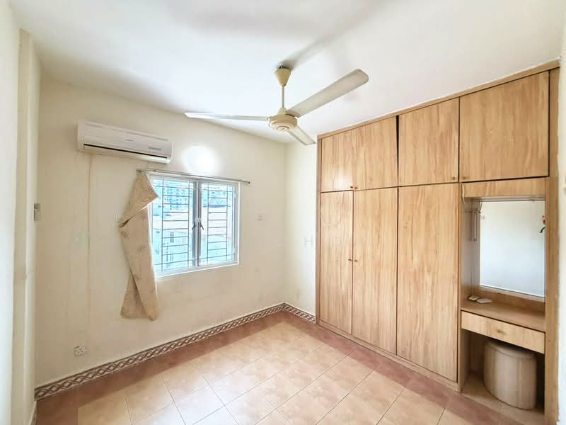 Pangsapuri untuk Dijual di Tanjung Court - Jen Choo - Bedroom - PropertyGuru.com.my