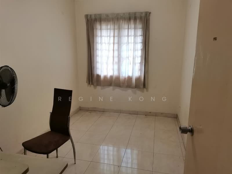 Rumah Flat untuk Dijual di Kinrara Court - Regine Kong - Interior - PropertyGuru.com.my
