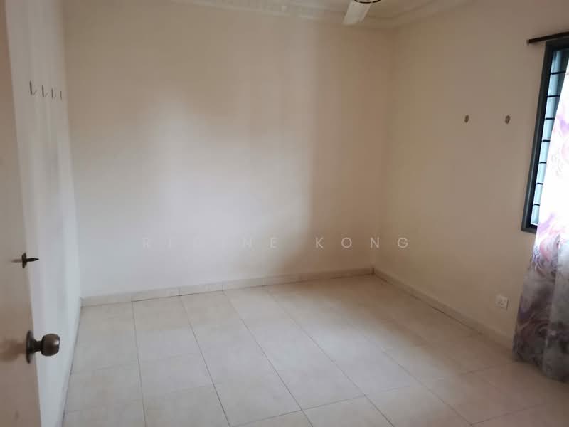 Rumah Flat untuk Dijual di Kinrara Court - Regine Kong - Interior - PropertyGuru.com.my