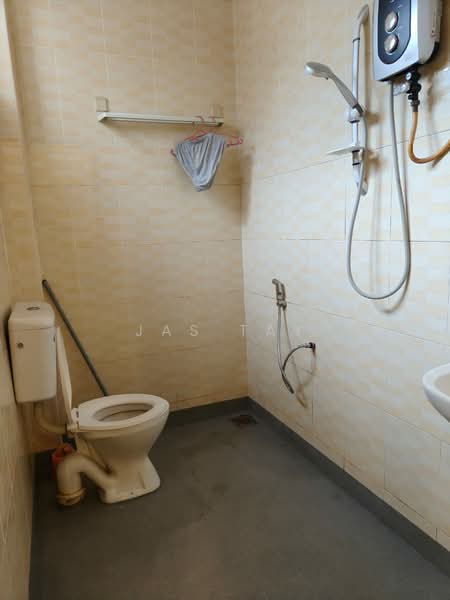 Rumah Teres 2 Tingkat untuk Dijual di Permas Jaya (Johor Bahru) - Jas Tay - Bathroom - PropertyGuru.com.my