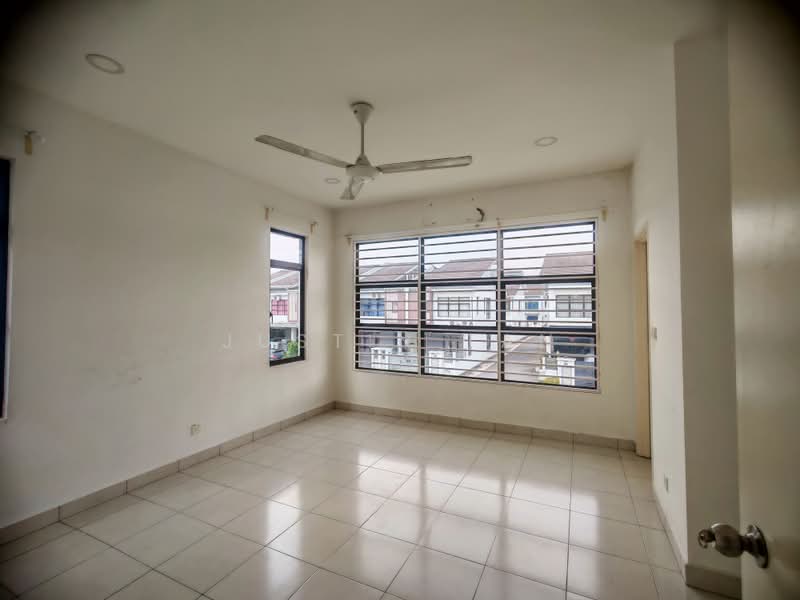 2-storey Terraced House for Rent in M Residence 2 (Rawang) - JUSTIN TAN - Living Room - PropertyGuru.com.my