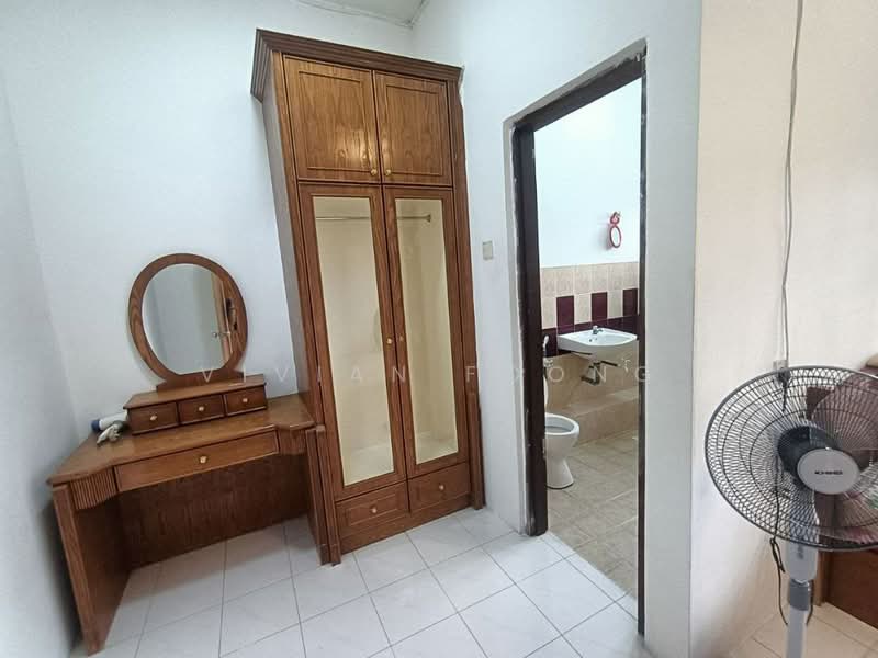 Rumah Teres 2 Tingkat untuk Disewa di Taman Menglembu Impiana Adril (Menglembu) - Vivian Foong - Bathroom - PropertyGuru.com.my
