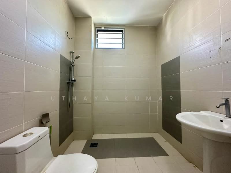 Semi-Detached House for Sale in Bandar Country Homes (Rawang) - Uthaya Kumar - Bathroom - PropertyGuru.com.my