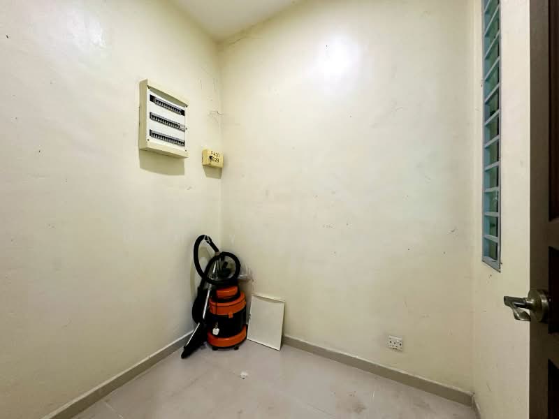 Semi-Detached House for Sale in Bandar Country Homes (Rawang) - Uthaya Kumar - Interior - PropertyGuru.com.my