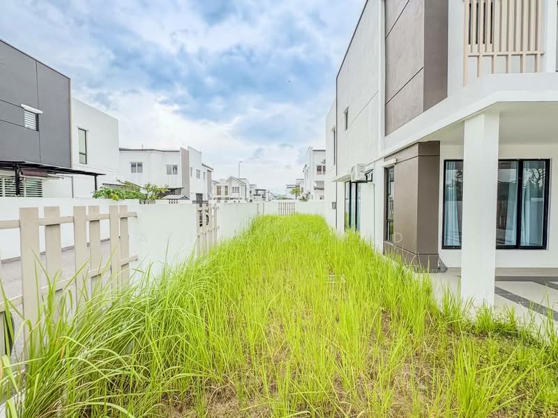 Rumah Teres 2 Tingkat untuk Dijual di Hulu Langat (Selangor) - Azira Ahmad - Exterior - PropertyGuru.com.my