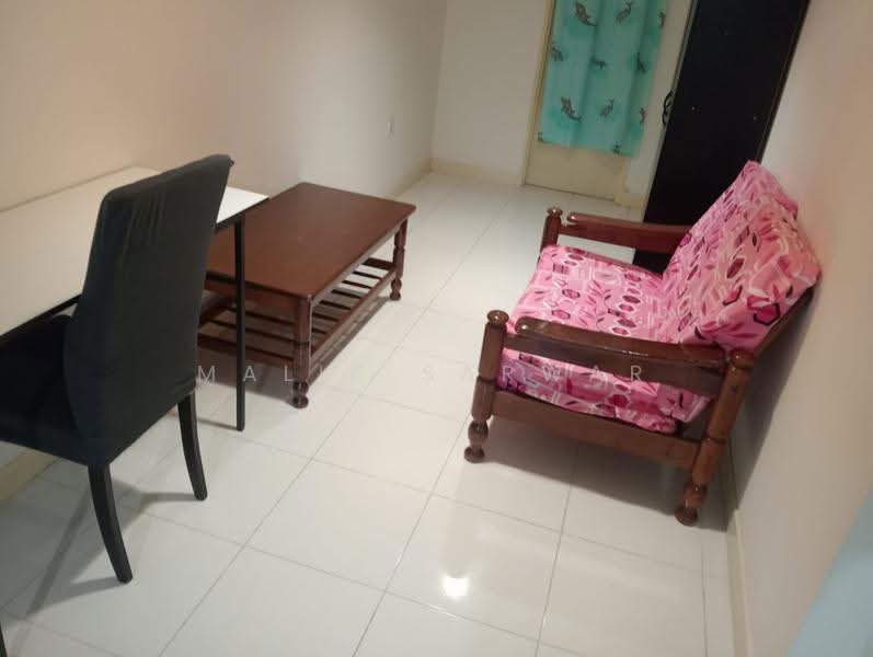 Kondominium untuk Disewa di Cyberia Smart Homes - Malik Sarwar - Living Room - PropertyGuru.com.my