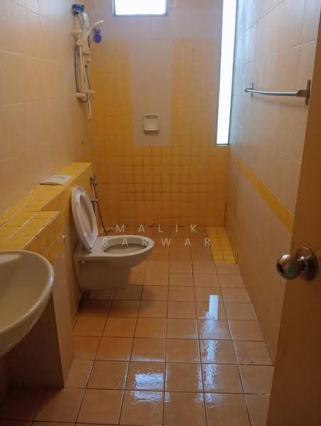 Kondominium untuk Disewa di Cyberia Smart Homes - Malik Sarwar - Bathroom - PropertyGuru.com.my