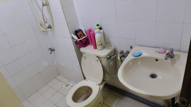 Condominium for Rent at Cyberia Smart Homes - Malik Sarwar - Bathroom - PropertyGuru.com.my