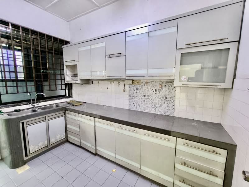 1-storey Terraced House for Sale in Taman Rinting (Masai) - Amir Raziq - Kitchen - PropertyGuru.com.my