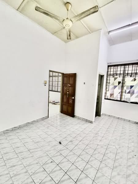 1-storey Terraced House for Sale in Taman Rinting (Masai) - Amir Raziq - Interior - PropertyGuru.com.my