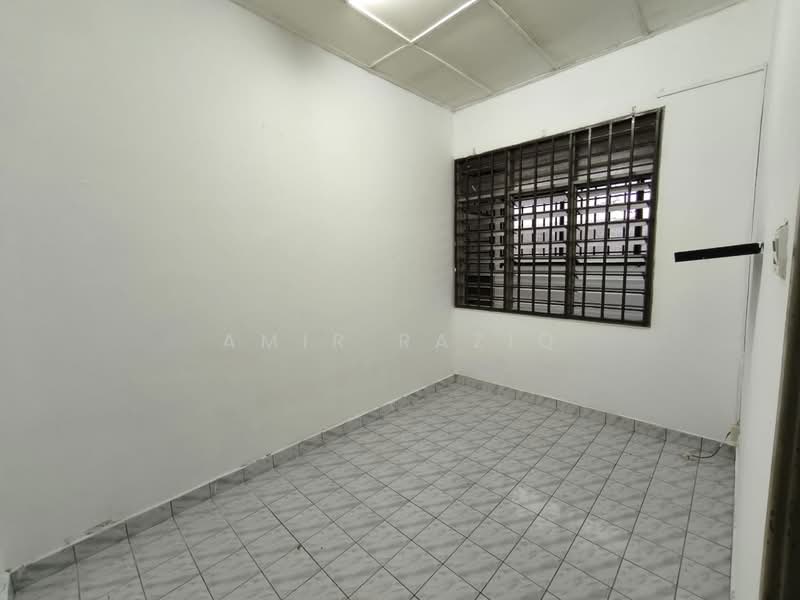 1-storey Terraced House for Sale in Taman Rinting (Masai) - Amir Raziq - Interior - PropertyGuru.com.my
