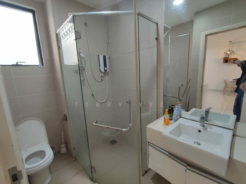Service Residence for Sale at Icon Residenz 1 @ Icon City - Terry Yee - Bathroom - PropertyGuru.com.my