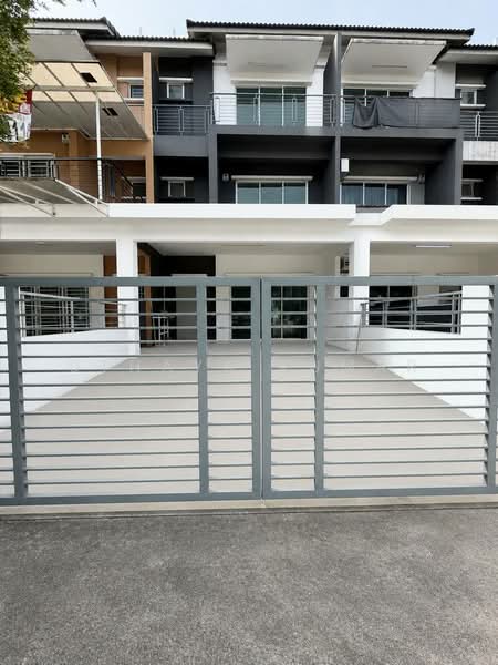 Rumah Teres 3 Tingkat untuk Dijual di Rawang (Selangor) - Uthaya Kumar - Exterior - PropertyGuru.com.my