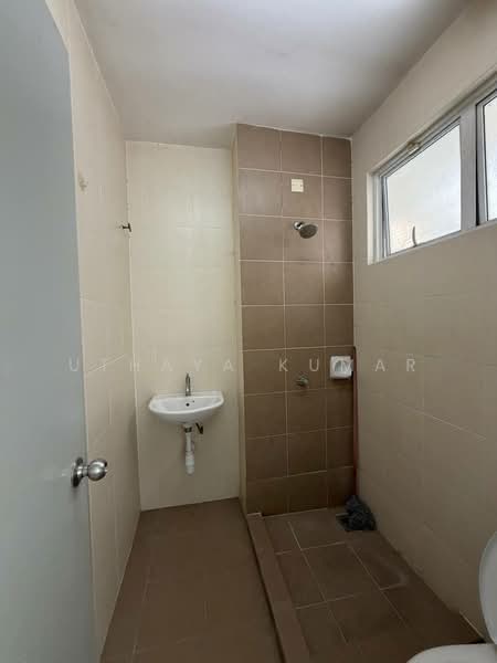 Rumah Teres 3 Tingkat untuk Dijual di Rawang (Selangor) - Uthaya Kumar - Bathroom - PropertyGuru.com.my