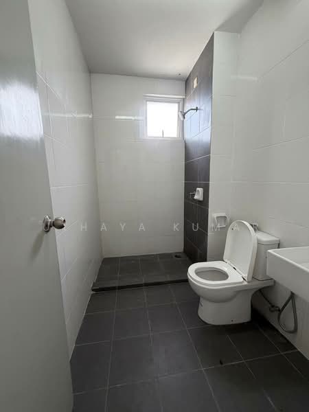 Rumah Teres 3 Tingkat untuk Dijual di Rawang (Selangor) - Uthaya Kumar - Bathroom - PropertyGuru.com.my