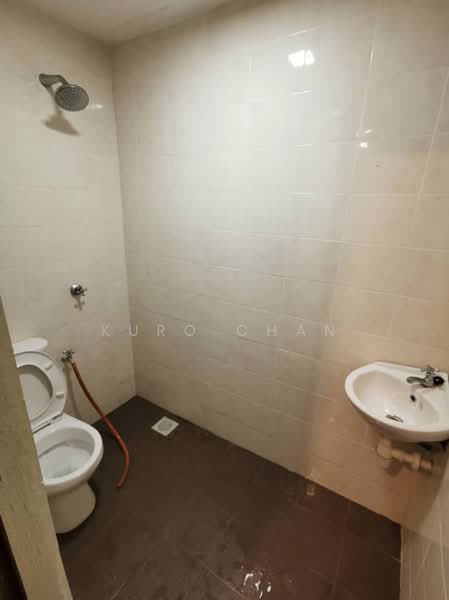 Condominium for Rent at Atmosfera Kondominium - Kuro Chan - Bathroom - PropertyGuru.com.my