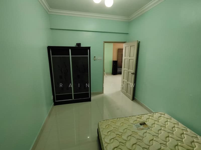 Apartment for Rent at Mutiara Serdang (Turf View) - Rain Leow - Bedroom - PropertyGuru.com.my