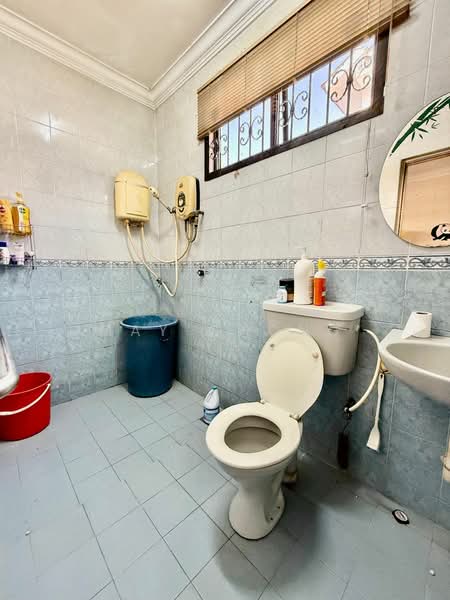 Rumah Teres 2 Tingkat untuk Dijual di Taman Desa Tebrau (Tebrau) - May Chong - Bathroom - PropertyGuru.com.my