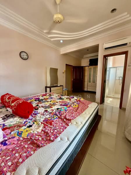Rumah Teres 2 Tingkat untuk Dijual di Taman Desa Tebrau (Tebrau) - May Chong - Bedroom - PropertyGuru.com.my