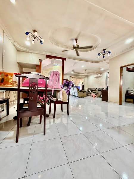 Rumah Teres 2 Tingkat untuk Dijual di Taman Desa Tebrau (Tebrau) - May Chong - Living Room - PropertyGuru.com.my