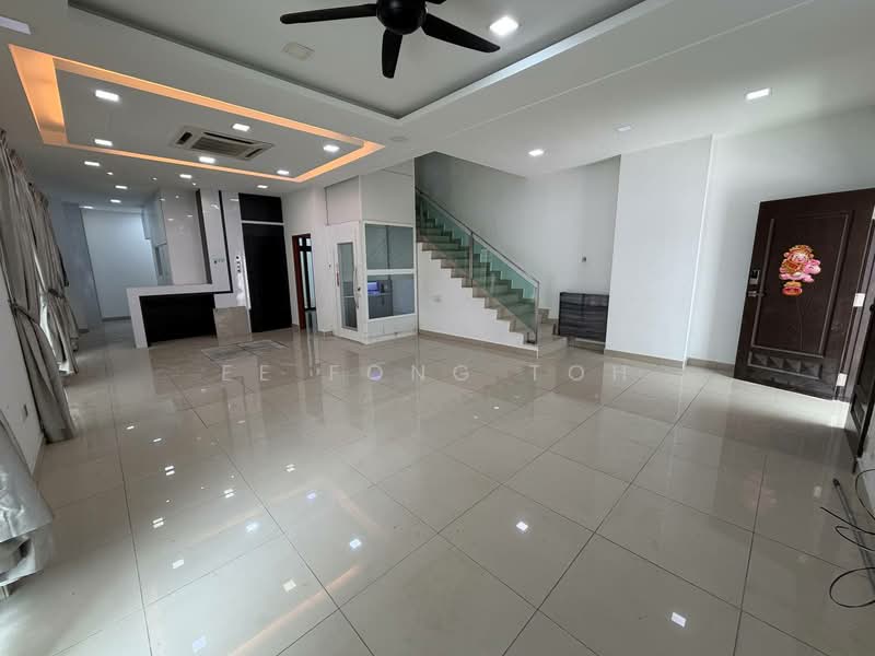 Rumah Kluster untuk Dijual di Taman Mutiara Mas (Skudai) - Ee Fong Toh - Living Room - PropertyGuru.com.my
