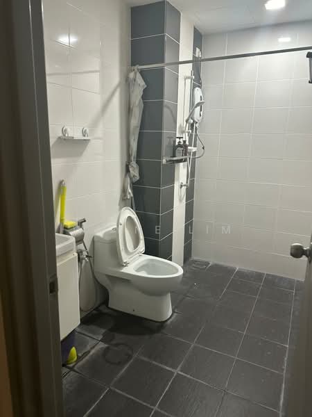 Service Residence for Rent at Silk Sky - Wayne Lim - Bathroom - PropertyGuru.com.my