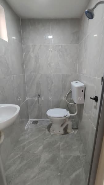 2-storey Terraced House for Sale in Taman Plentong Baru (Masai) - Amber Hew - Bathroom - PropertyGuru.com.my