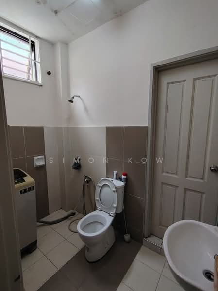 Semi-Detached House for Sale in Taman Desa Idaman (Durian Tunggal) - Simon Kow - Bathroom - PropertyGuru.com.my