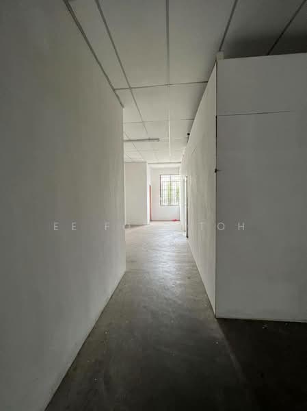 Shop / Office for Sale in Taman Sierra Perdana (Masai) - Ee Fong Toh - Corridor - PropertyGuru.com.my