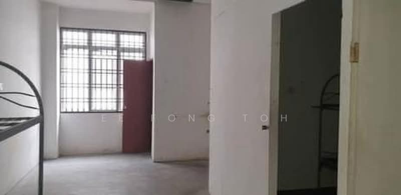 Shop / Office for Sale in Taman Sierra Perdana (Masai) - Ee Fong Toh - Interior - PropertyGuru.com.my