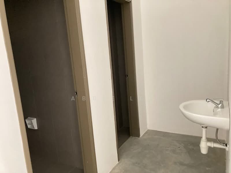 Pejabat Runcit untuk Disewa di Seri Kembangan (Selangor) - Abbie Lee - Bathroom - PropertyGuru.com.my