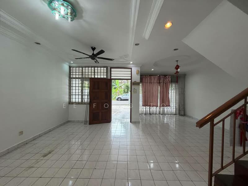 Rumah Teres 2 Tingkat untuk Dijual di Taman Puteri Wangsa (Ulu Tiram) - Ee Fong Toh - Living Room - PropertyGuru.com.my