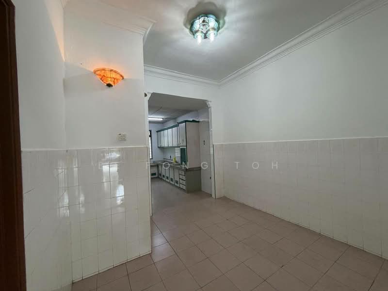 Rumah Teres 2 Tingkat untuk Dijual di Taman Puteri Wangsa (Ulu Tiram) - Ee Fong Toh - Kitchen - PropertyGuru.com.my