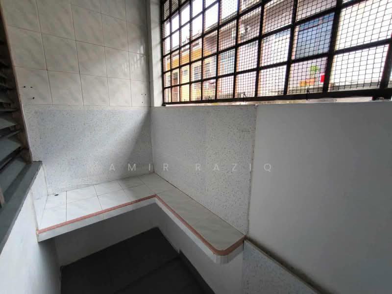 1-storey Terraced House for Sale in Taman Rinting (Masai) - Amir Raziq - Interior - PropertyGuru.com.my