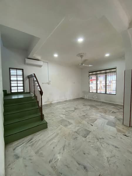 2-storey Terraced House for Sale in Taman Bukit Rawang Jaya (Rawang) - Shirly Ng - Living Room - PropertyGuru.com.my