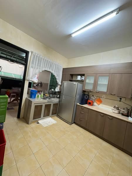 Rumah Berkembar untuk Dijual di Taman Pelangi Indah (Ulu Tiram) - Daniel Yong - Kitchen - PropertyGuru.com.my