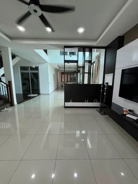 Rumah Teres 2.5 Tingkat untuk Dijual di Taman Sutera Utama (Skudai) - Erica Ho - Living Room - PropertyGuru.com.my