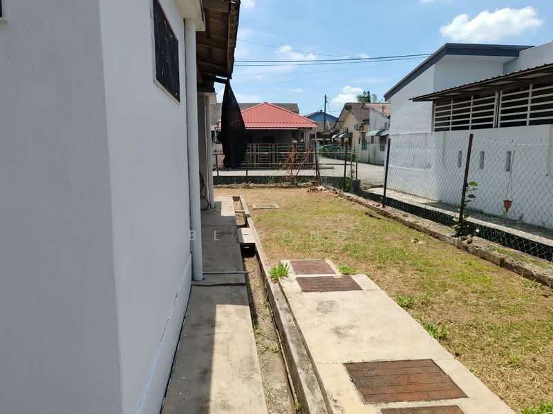 Semi-Detached House for Sale in Bukit Baru (Melaka) - BL Bong - PropertyGuru.com.my