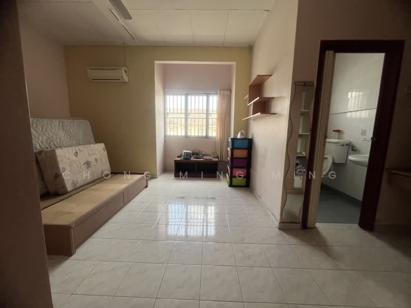 2.5-storey Terraced House for Sale in Garden Avenue (Seremban 2) - Chong Ming Ming - Living Room - PropertyGuru.com.my
