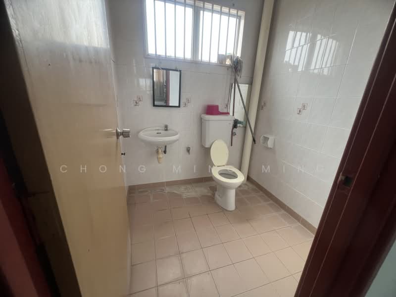 2.5-storey Terraced House for Sale in Garden Avenue (Seremban 2) - Chong Ming Ming - Bathroom - PropertyGuru.com.my