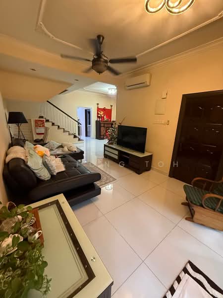 Rumah Teres 2 Tingkat untuk Dijual di Taman Johor Jaya (Johor Bahru) - Ee Fong Toh - Living Room - PropertyGuru.com.my