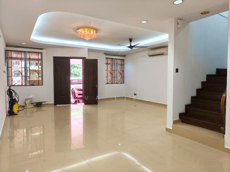 Rumah Teres 2 Tingkat untuk Disewa di Taman Guan Joo Seng (Jelutong) - Eva Liew - Living Room - PropertyGuru.com.my