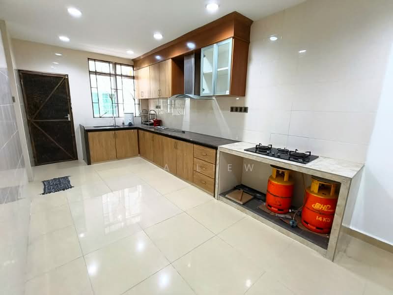 Rumah Teres 2 Tingkat untuk Disewa di Taman Guan Joo Seng (Jelutong) - Eva Liew - Kitchen - PropertyGuru.com.my