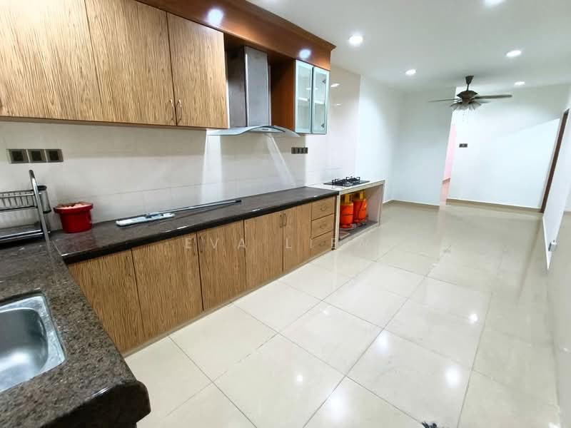 Rumah Teres 2 Tingkat untuk Disewa di Taman Guan Joo Seng (Jelutong) - Eva Liew - Kitchen - PropertyGuru.com.my