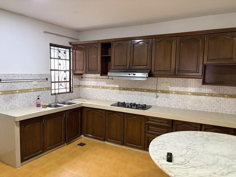2-storey Terraced House for Sale in Ara Damansara (Selangor) - Leo Hon Kah Hin - Kitchen - PropertyGuru.com.my