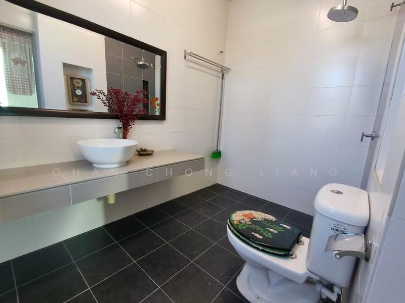 Rumah Teres 2-Tingkat untuk Dijual di Taman Putra Prima (Puchong) - Chan Chong Liang - Bathroom - PropertyGuru.com.my