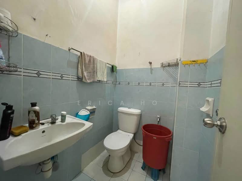 Rumah Teres 1 Tingkat untuk Dijual di Taman Setia Indah (Tebrau) - Erica Ho - Bathroom - PropertyGuru.com.my