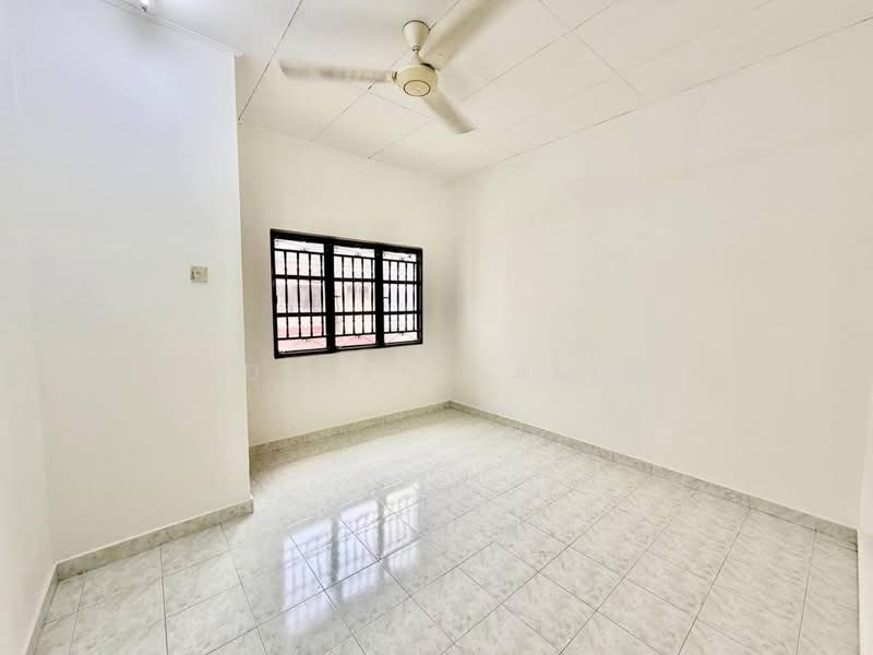 2-storey Terraced House for Sale in Taman Desaria (Petaling Jaya) - Adibah Salim - Interior - PropertyGuru.com.my